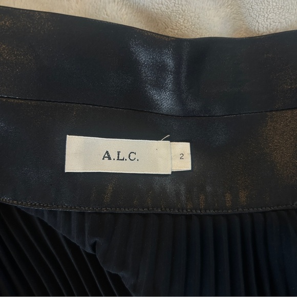 A.L.C. Eleanor Pleated High-Waist Midi Skirt in Midnight Colorway Size 2 - Picture 8 of 11